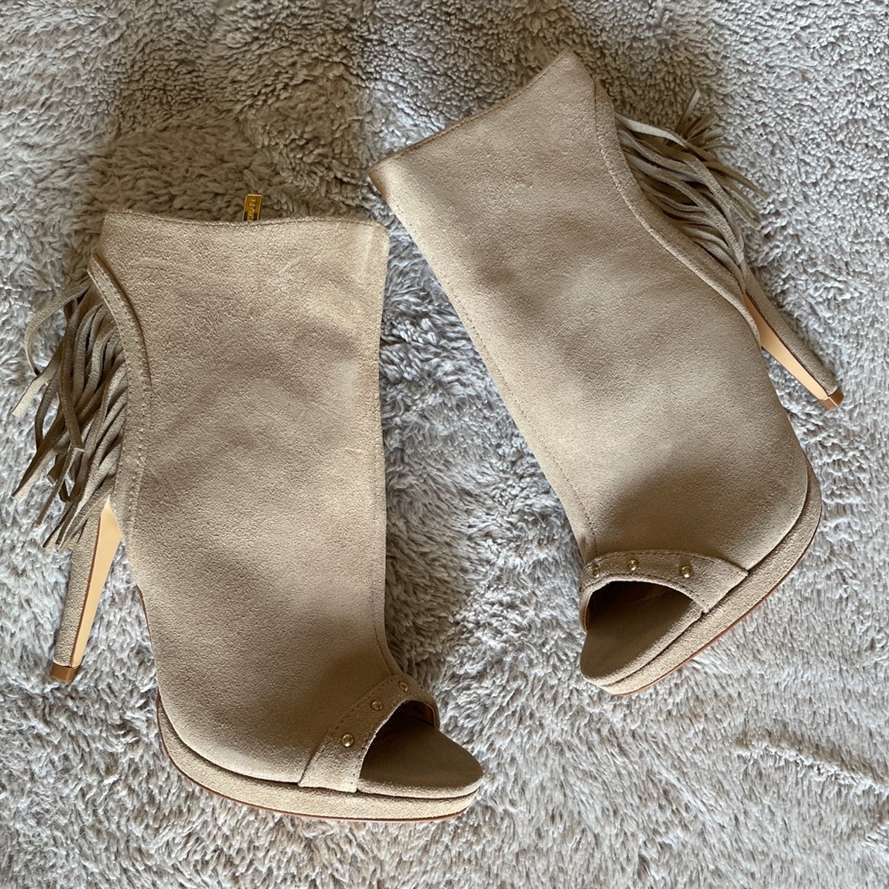 COLIN STUART BEIGE GENUINE LEATHER STILETTO BOOTIE